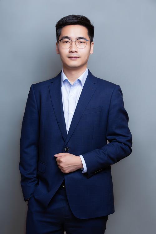方秀均 项目运营总监